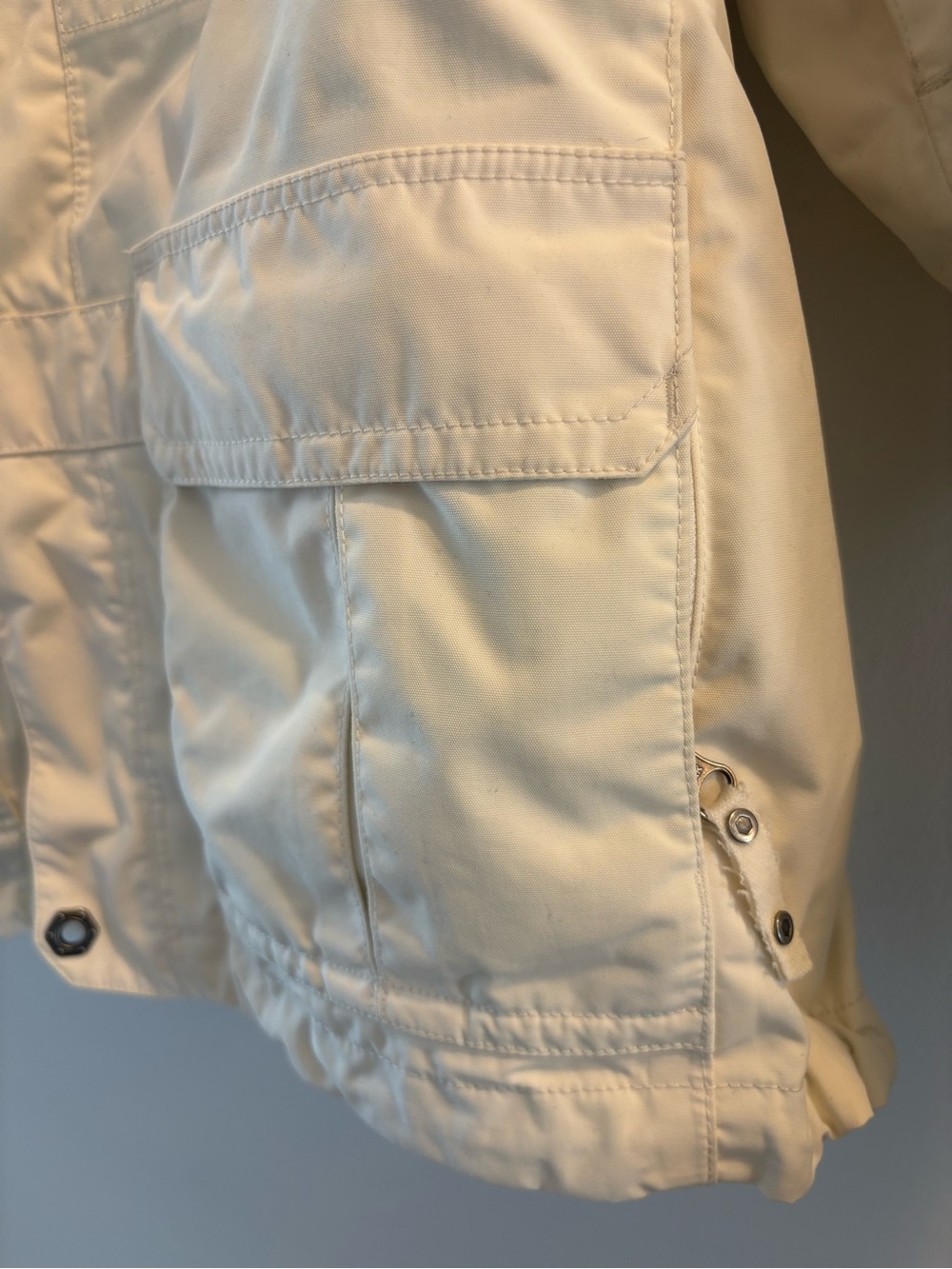 The North Face Women's White Hooded Snow Winter Jacket - Picture 7 of 10